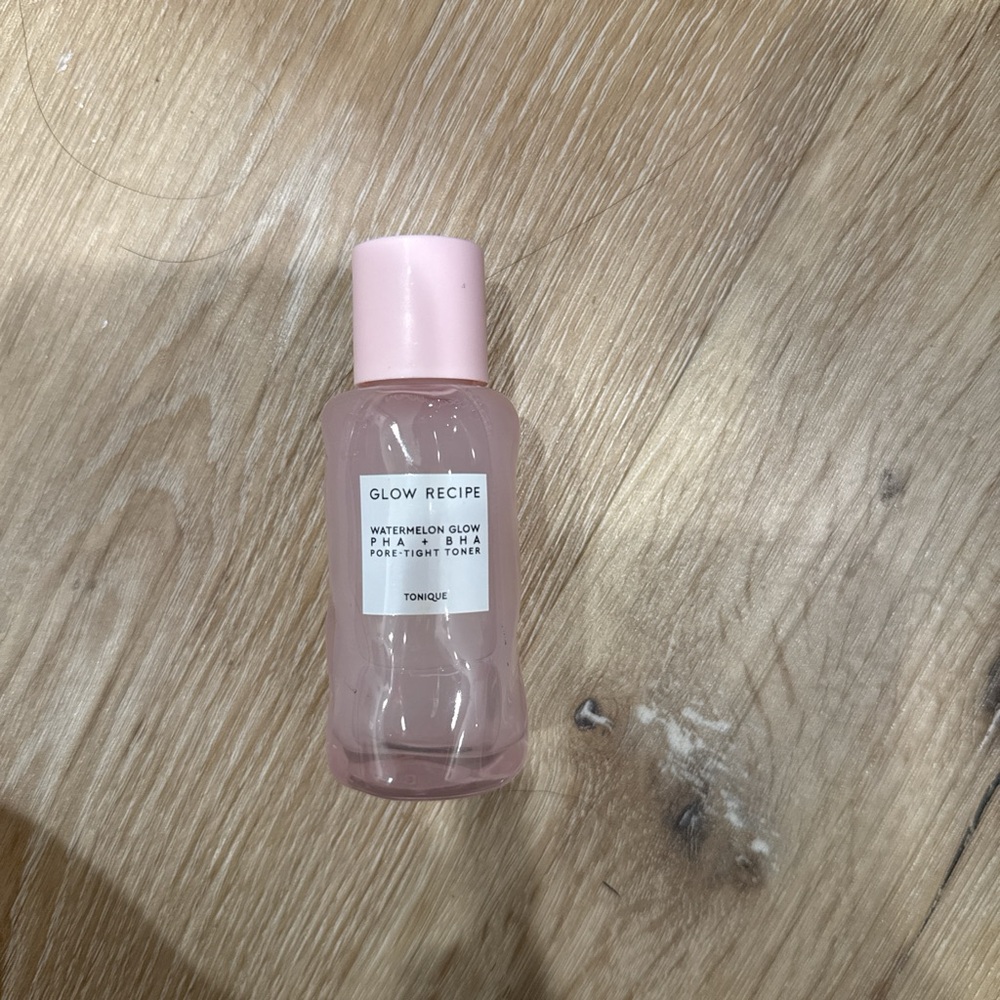 Glow Recipe watermelon glow PHA + BHA Pore Tight Toner